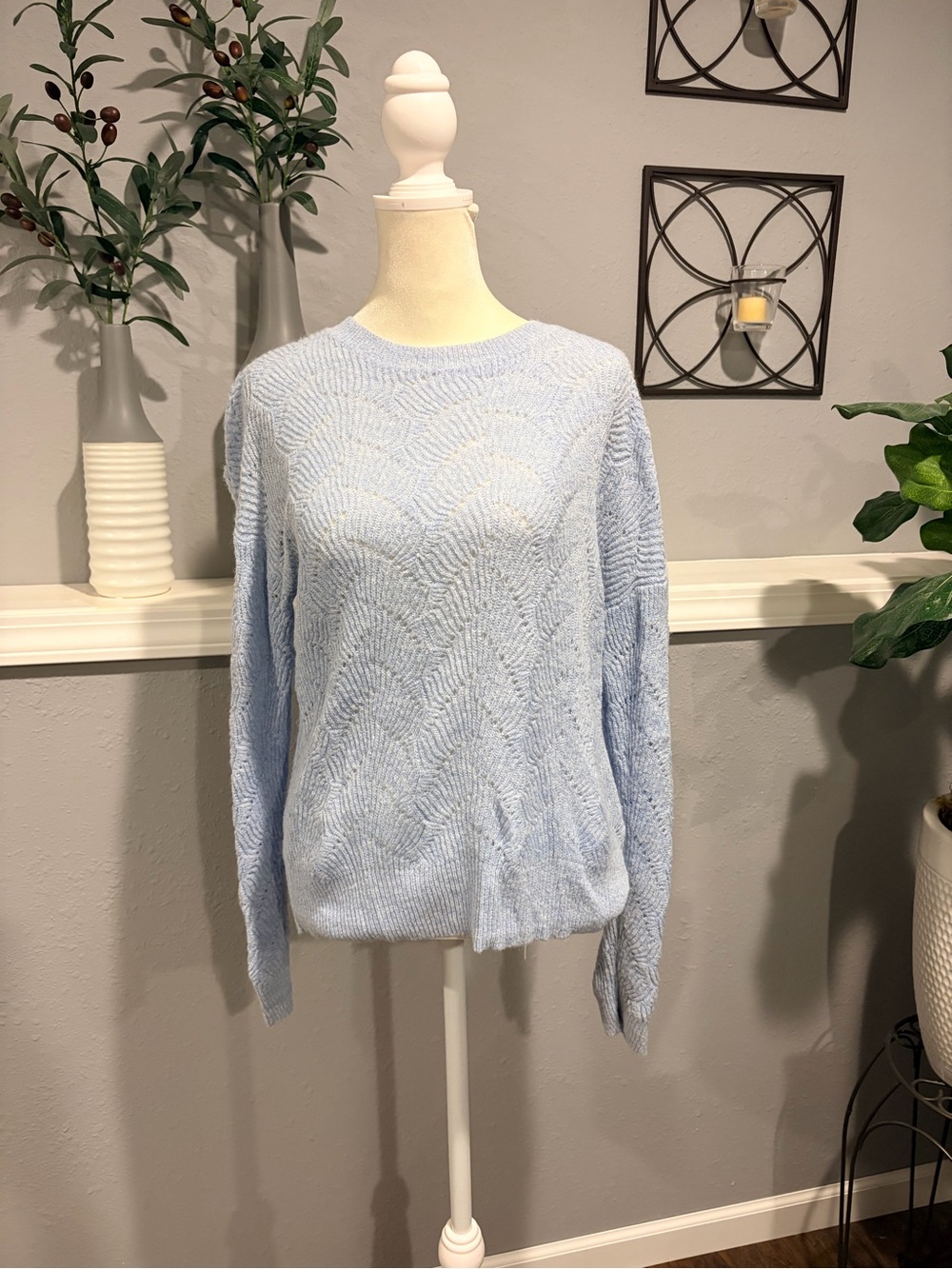 Old Navy Pale Blue Textured Crewneck Sweater - Women's